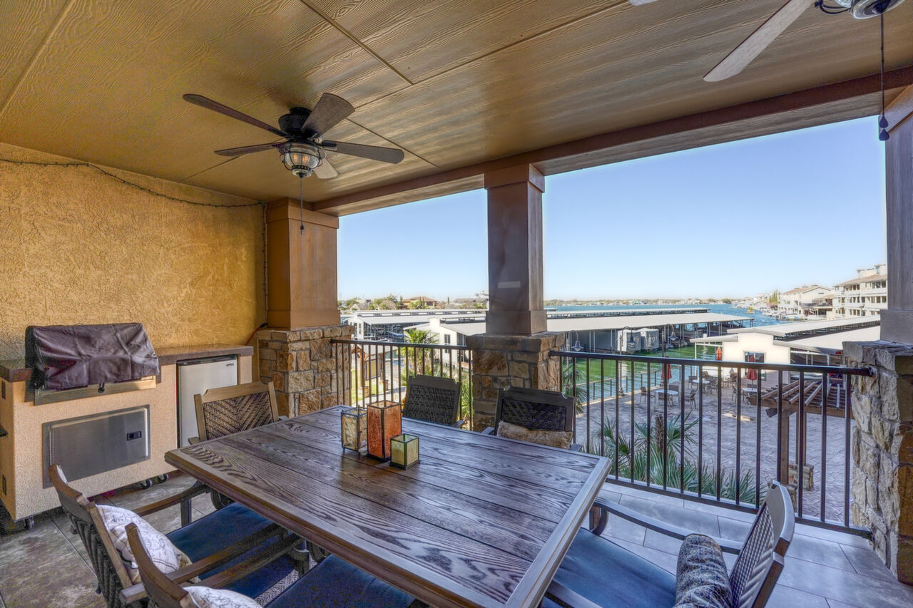 101 West Bank #15, Horseshoe Bay, TX, 78657 Scene 4