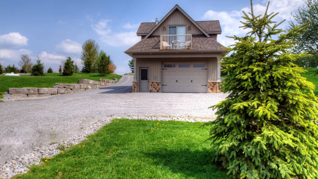 Guest suite over garage