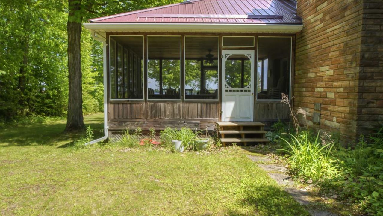 Screened Sunroom