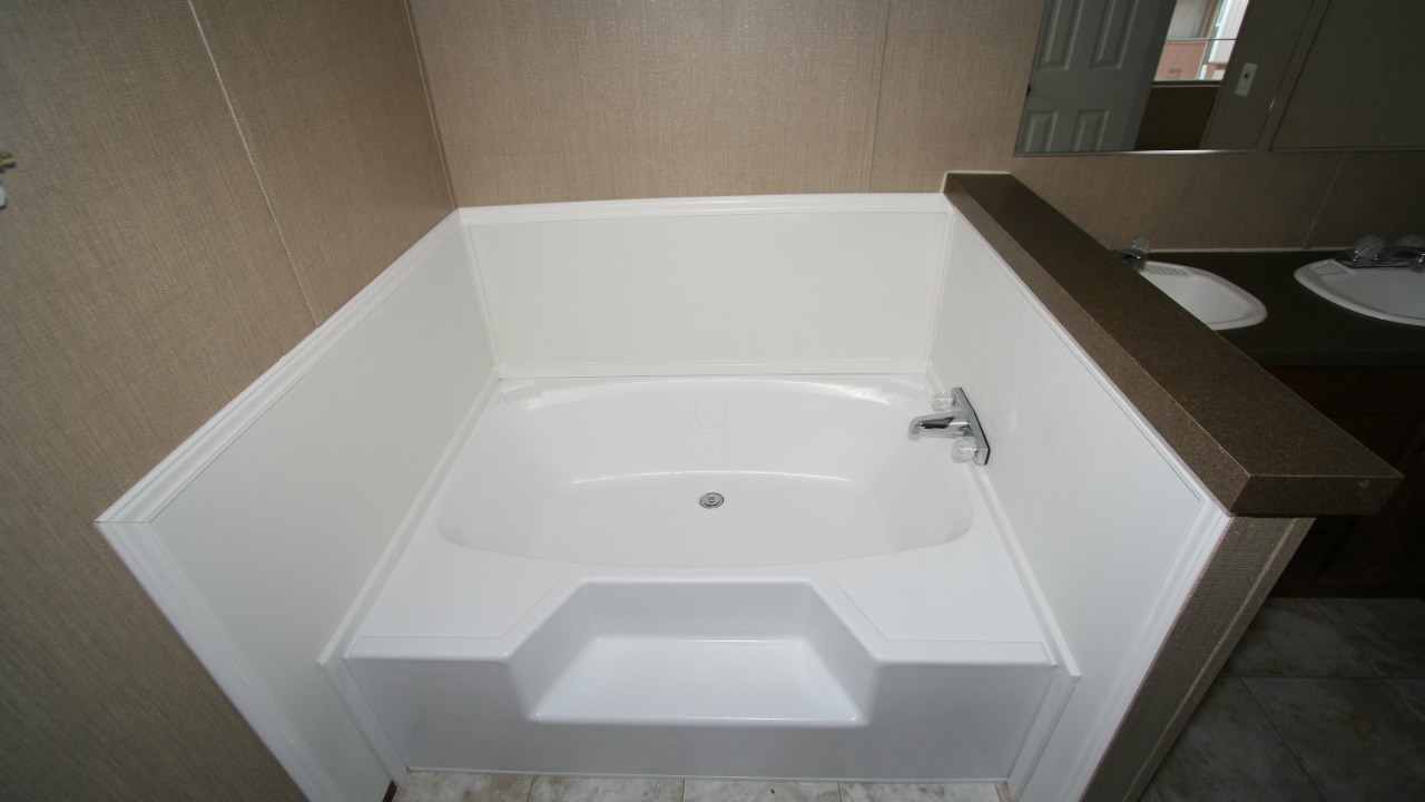 Large Master Tub