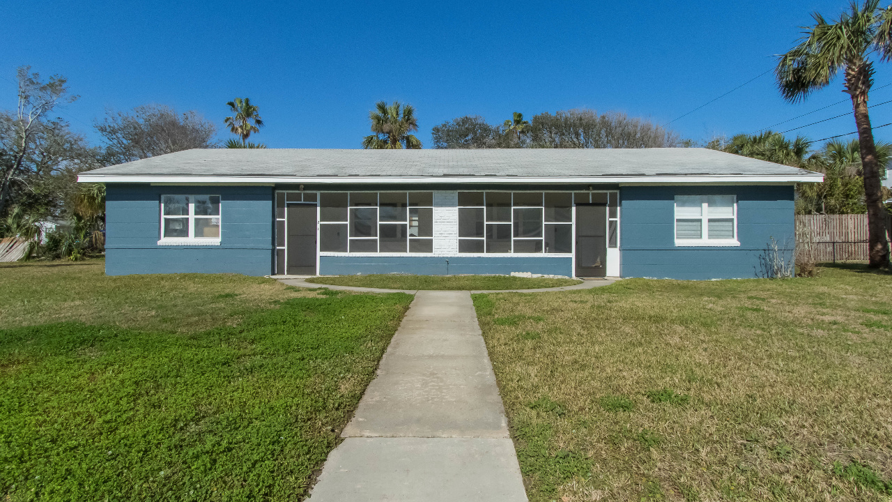 Duplex in Davis Shores