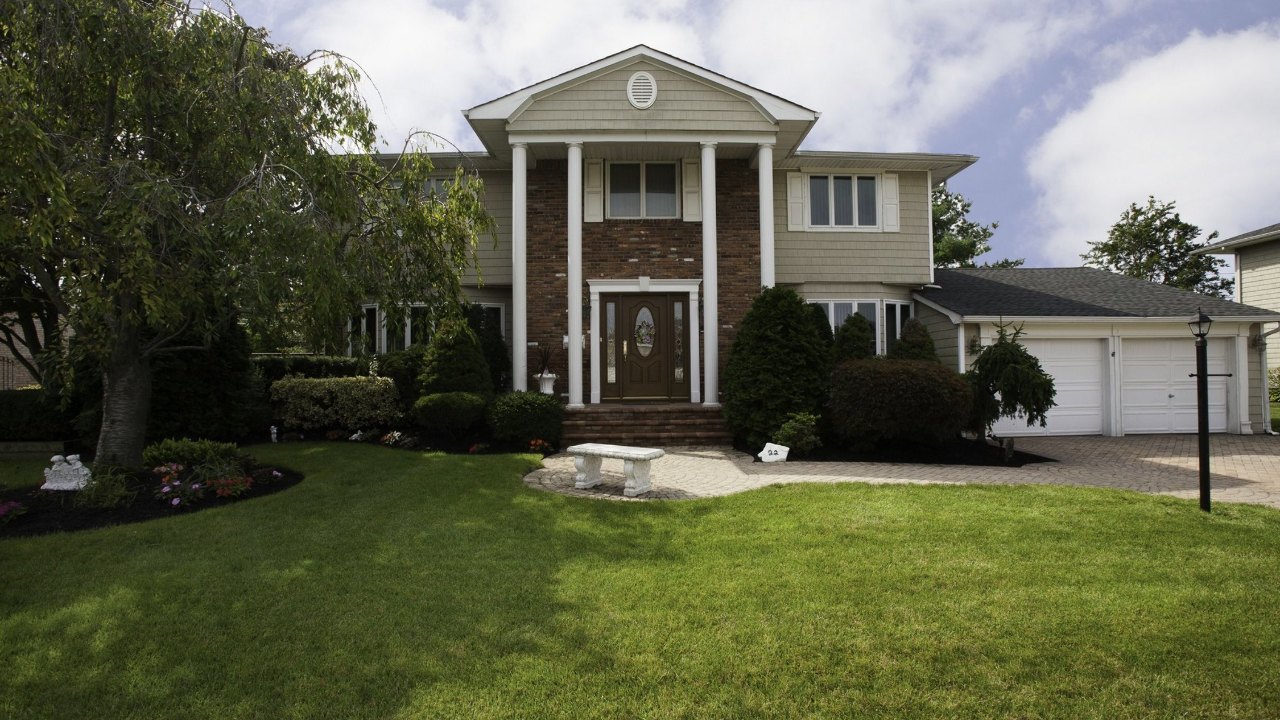 22 Williams Drive, Massapequa Park, NY, 11762 Scene 1