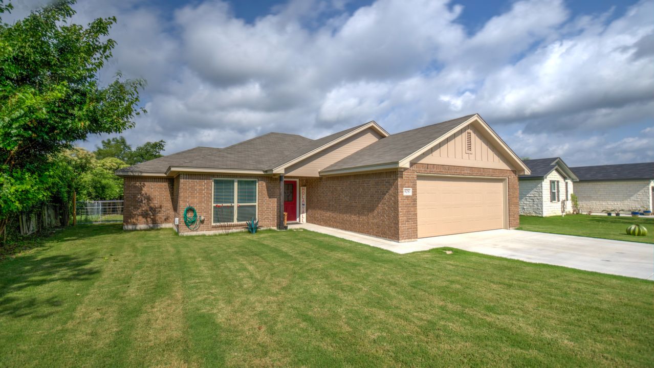 908 McNeil, Burnet, TX, 78611 Scene 1