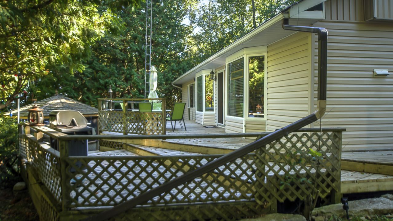 Spacious Decking